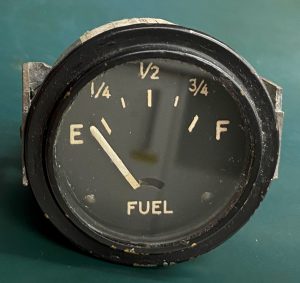 (Q2)  Fuel Quantity Indicator