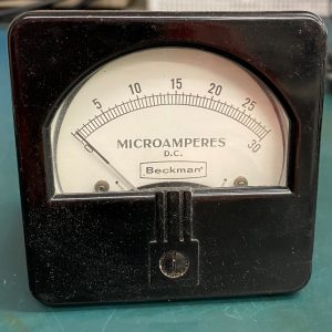 (Q7) DC Microammeter, MOD.350 TP.35, Beckman