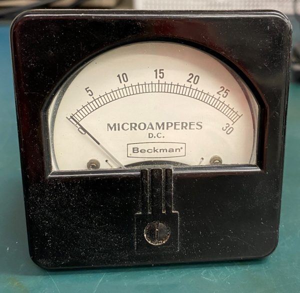 (Q7) DC Microammeter, MOD.350 TP.35, Beckman