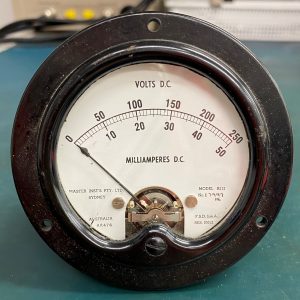 (Q7) DC Milliammeter, AR476 Model R212, E7997IN, Master Instruments Pty Ltd