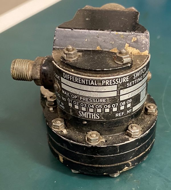 (Q19) Differential Pressure Switch, 1001/9PG/6, Smiths Industries