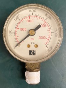 (Q16) Pressure Gauge, 0-30000 KPA/PSI