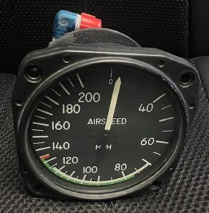 (Q5) Airspeed Indicator, 8000 B340, United Instruments Inc. 