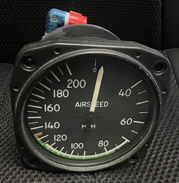 (Q5) Airspeed Indicator, 8000 B340, United Instruments Inc.